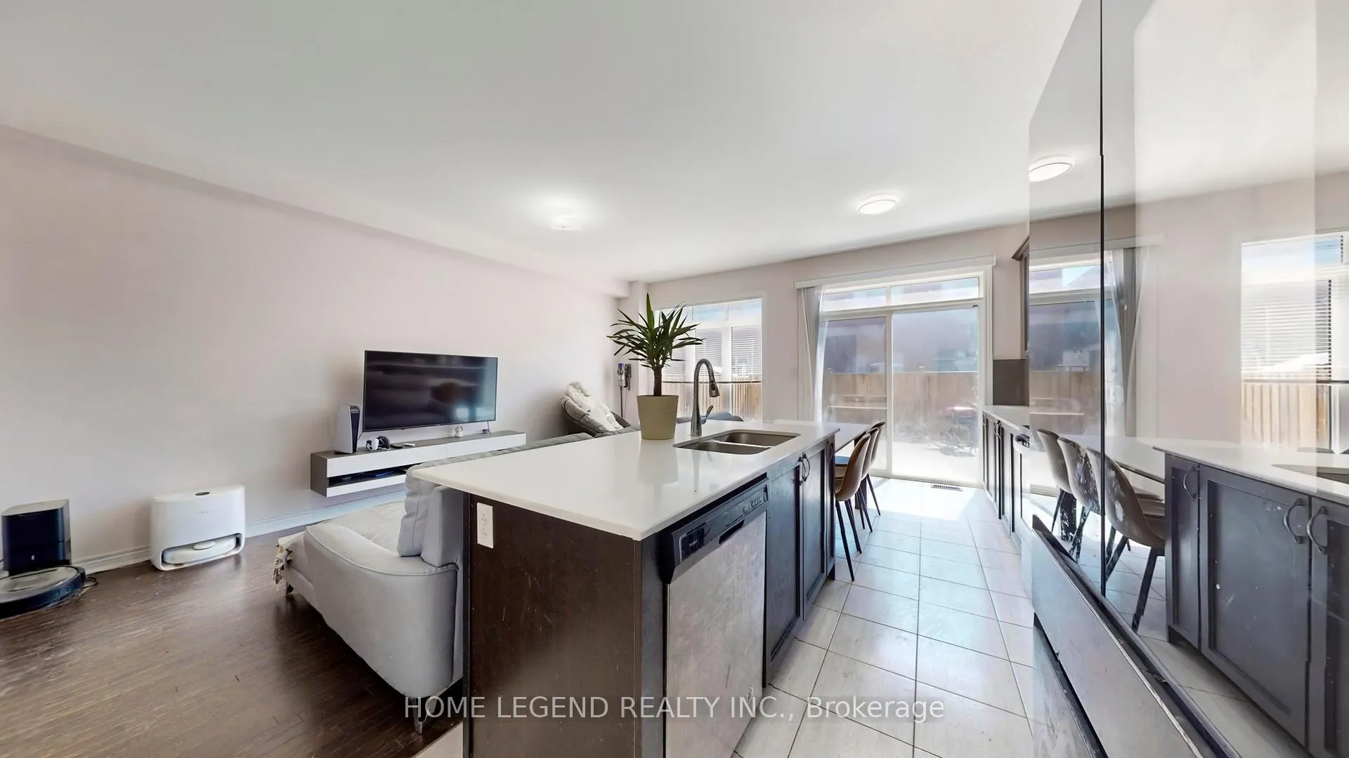 Photo 6 of 13 Titan Trail, Markham, Cedarwood — HOMEH