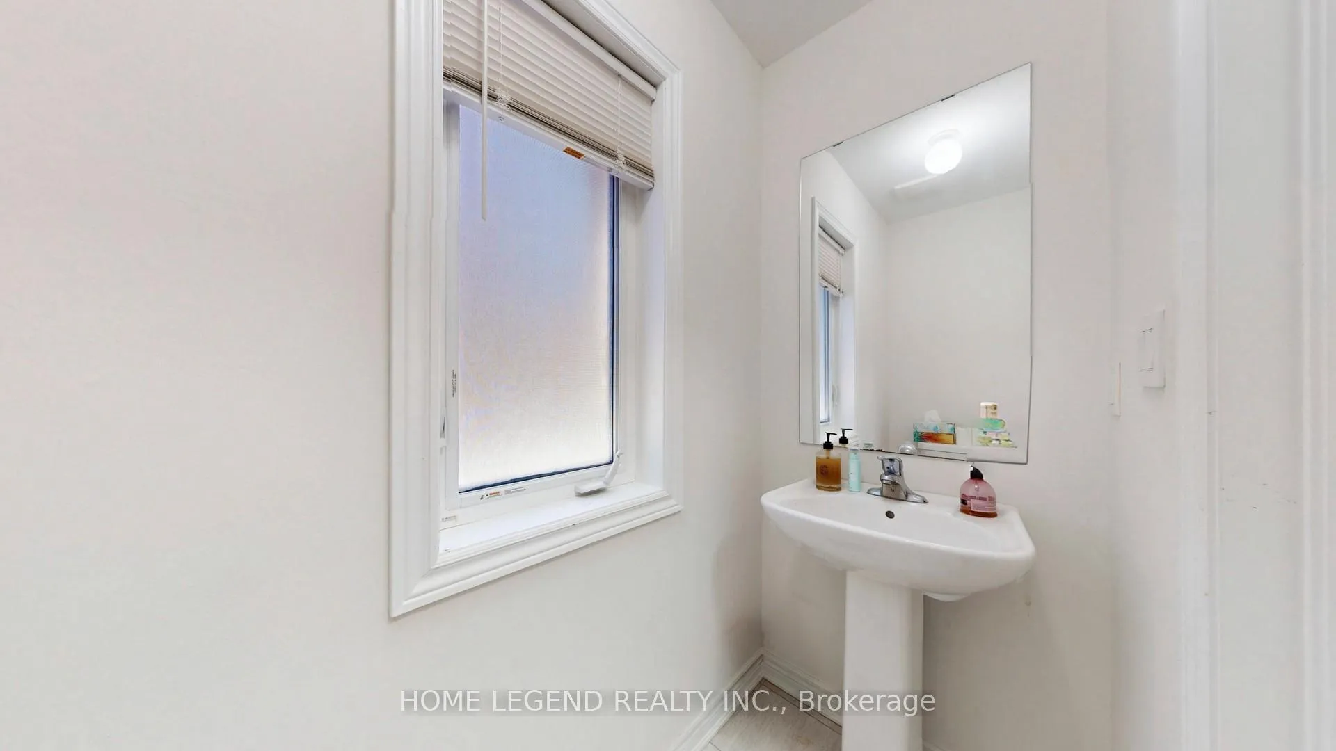 Photo 11 of 13 Titan Trail, Markham, Cedarwood — HOMEH