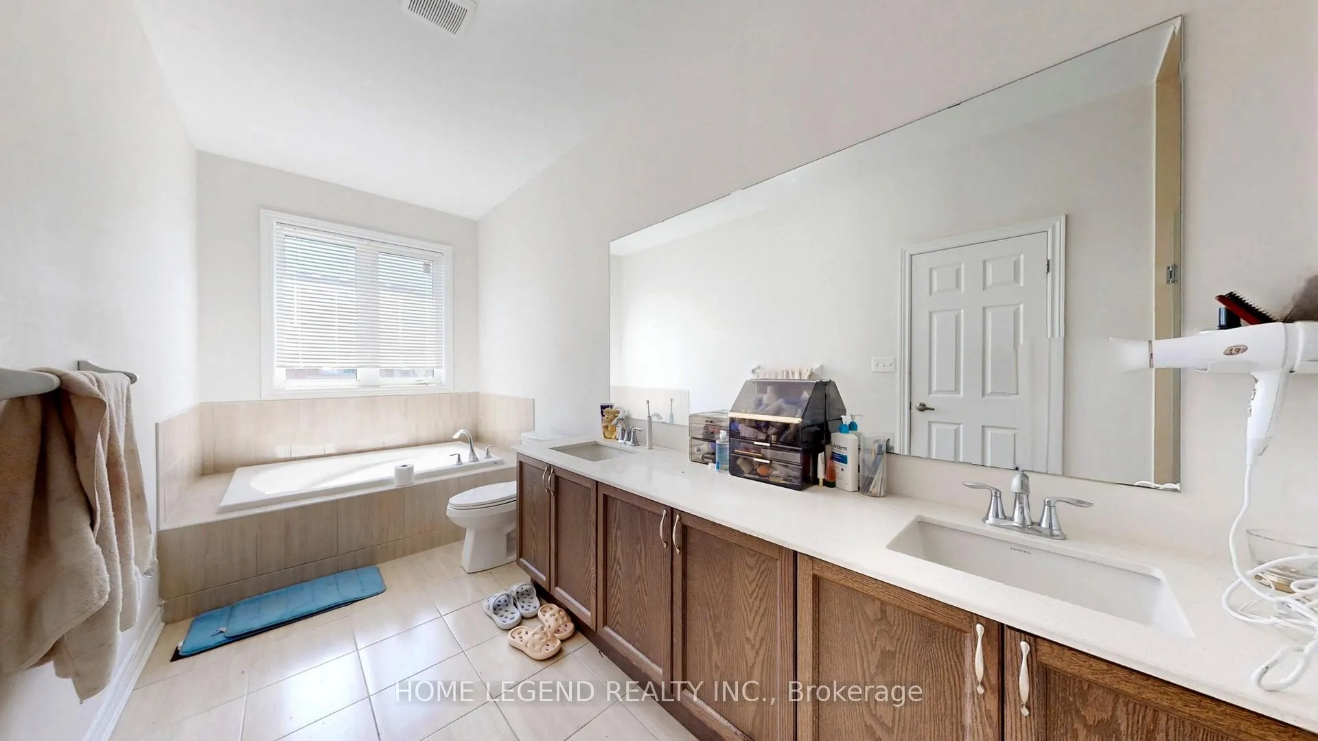 Photo 15 of 13 Titan Trail, Markham, Cedarwood — HOMEH