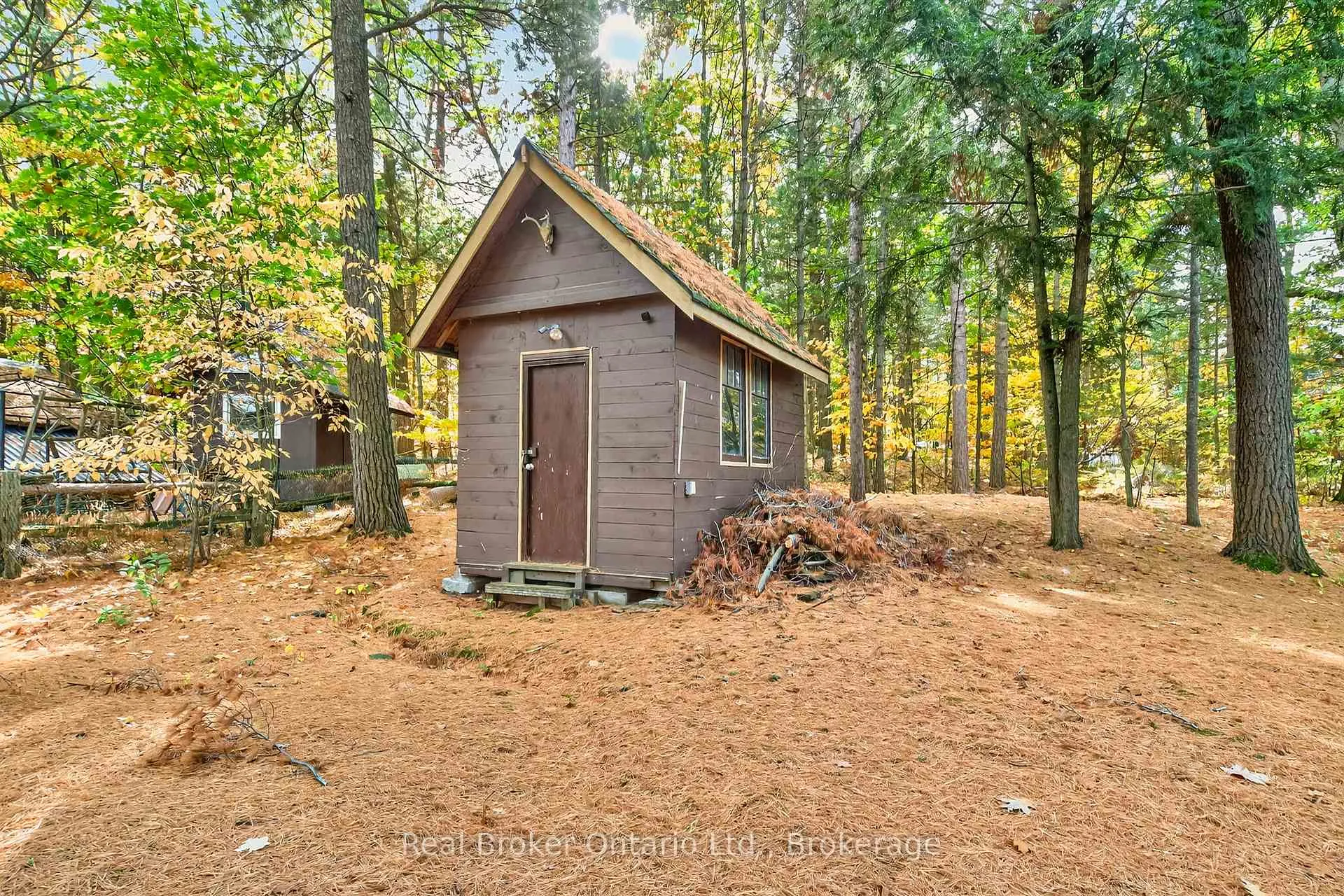 Photo 27 of 1950 Champlain Road, Tiny, Rural Tiny — HOMEH