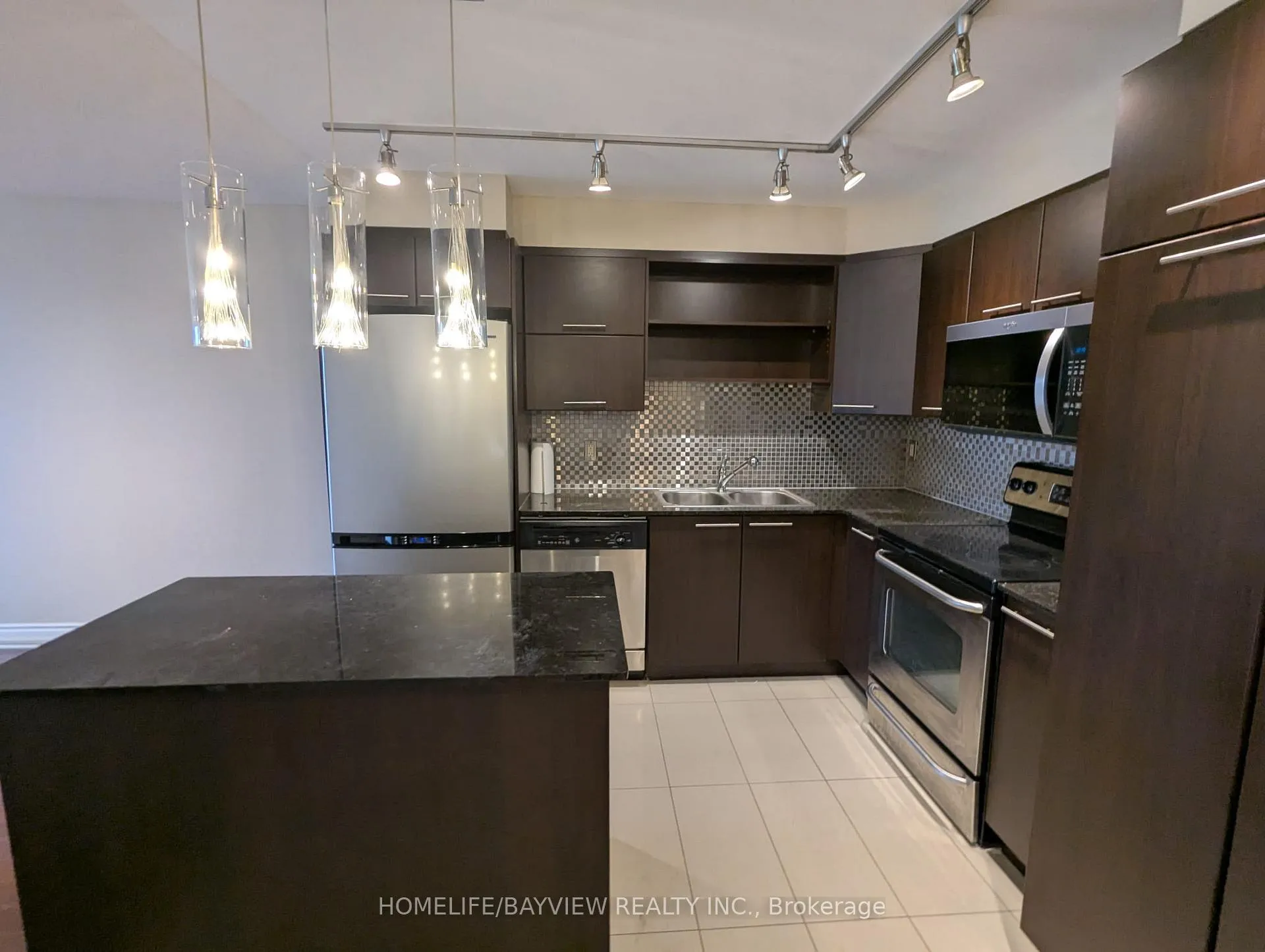 Photo 2 of Unit 211, 37 Galleria Parkway, Markham, Commerce Valley — HOMEH