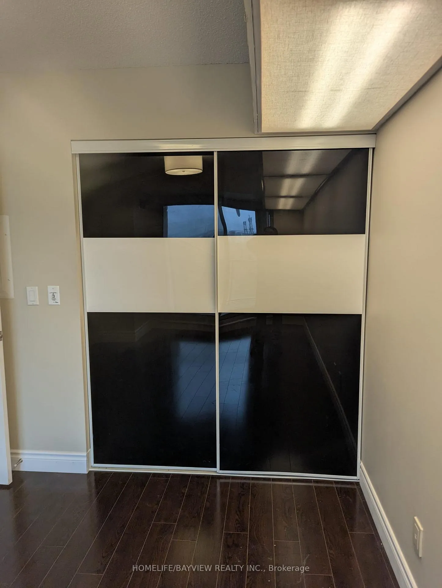 Photo 12 of Unit 211, 37 Galleria Parkway, Markham, Commerce Valley — HOMEH