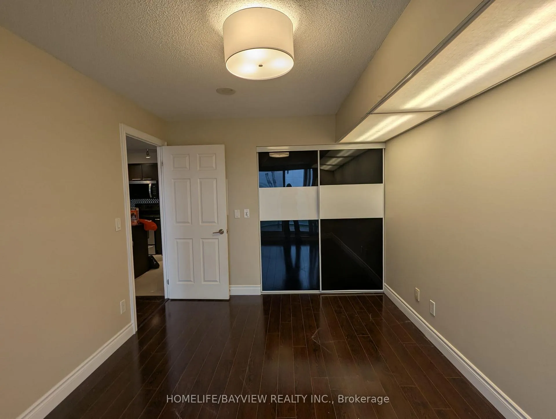 Photo 14 of Unit 211, 37 Galleria Parkway, Markham, Commerce Valley — HOMEH
