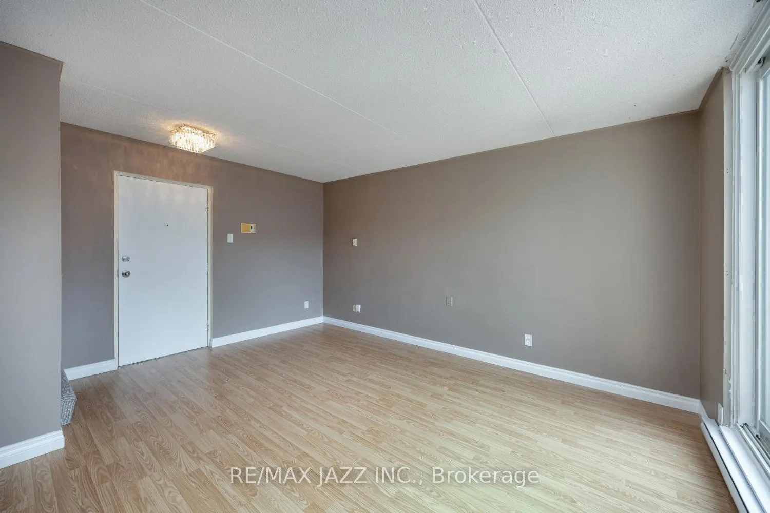 Photo 7 of Unit 206, 580 Mary Street E, Whitby, Downtown Whitby — HOMEH