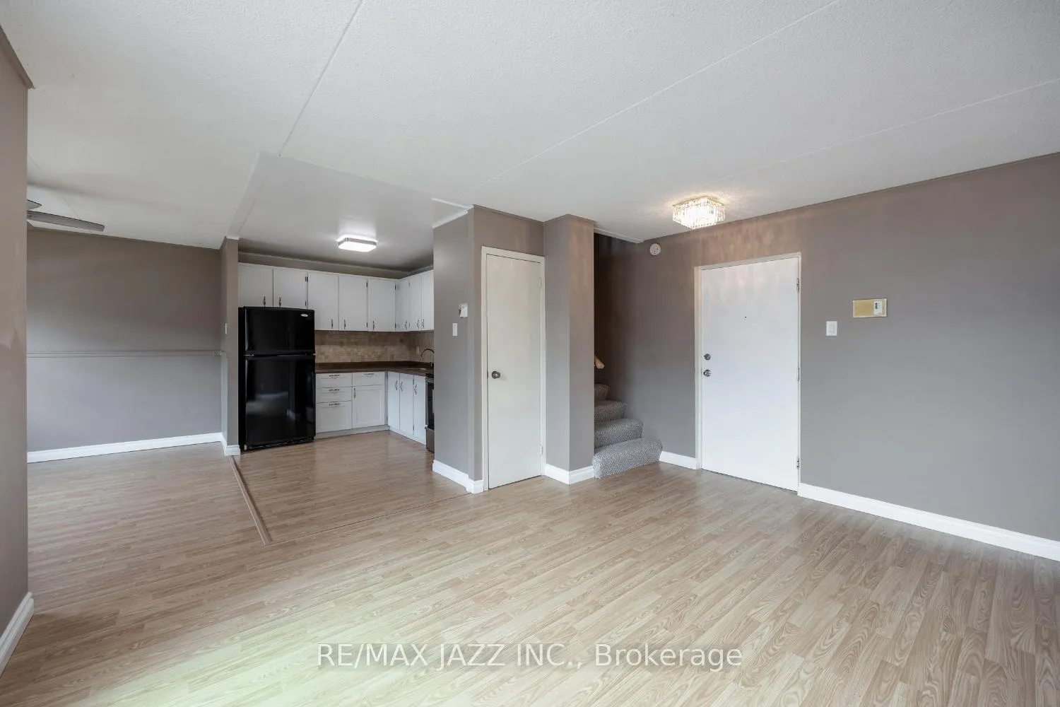 Photo 8 of Unit 206, 580 Mary Street E, Whitby, Downtown Whitby — HOMEH