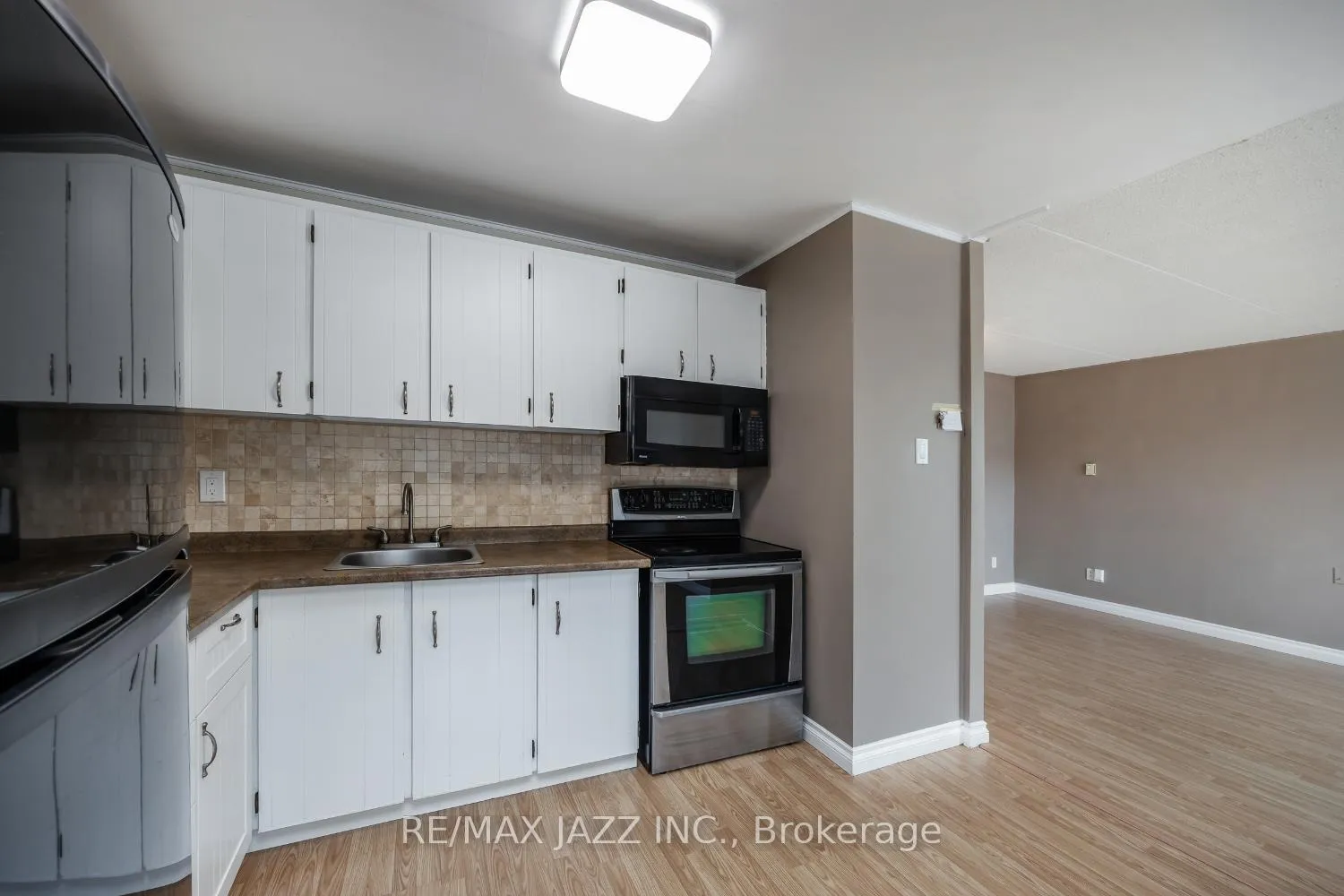 Photo 10 of Unit 206, 580 Mary Street E, Whitby, Downtown Whitby — HOMEH