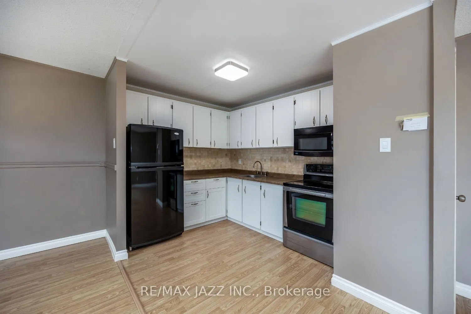 Photo 11 of Unit 206, 580 Mary Street E, Whitby, Downtown Whitby — HOMEH