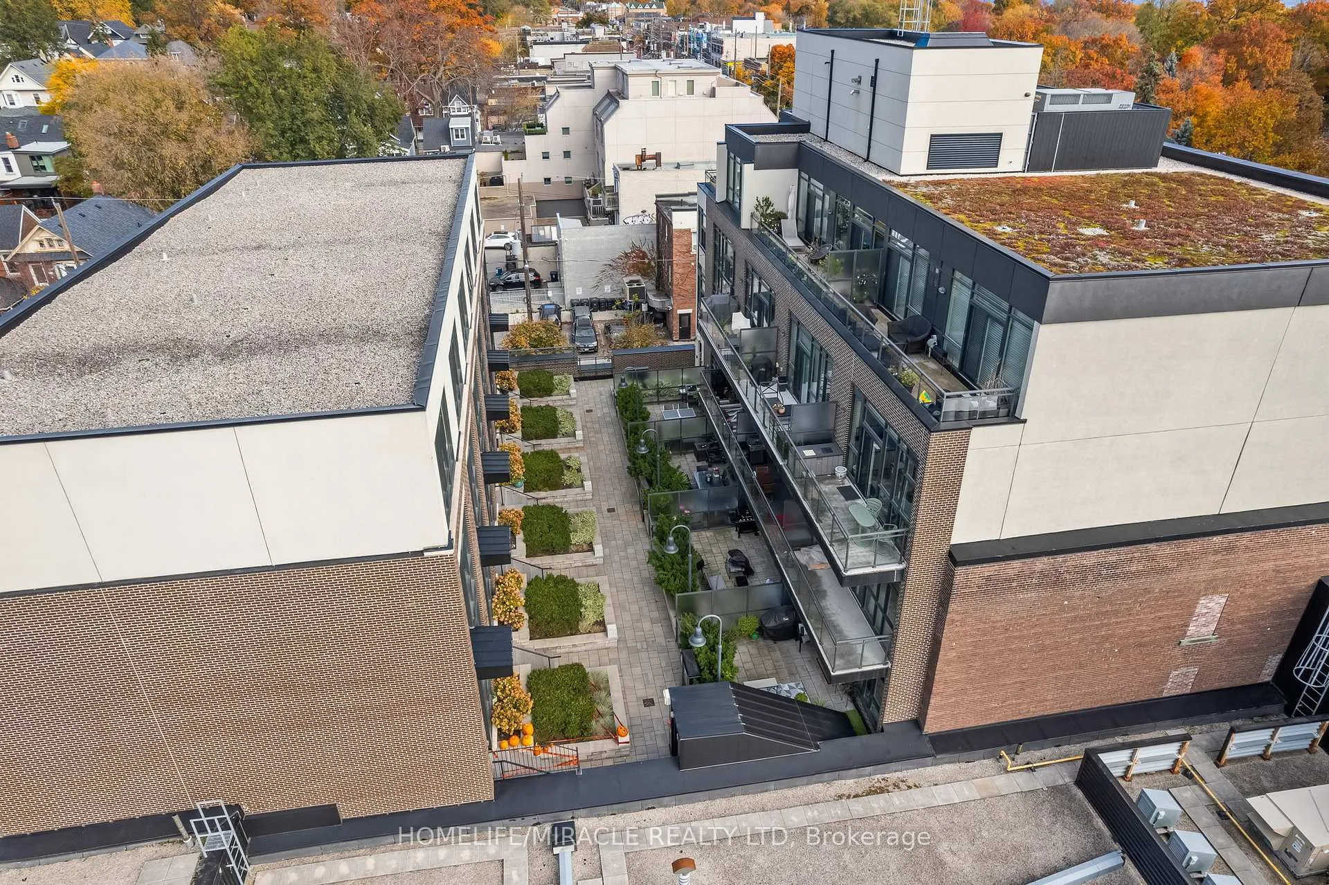 Photo 3 of Unit 306, 2 Bellefair Avenue, Toronto, The Beaches — HOMEH