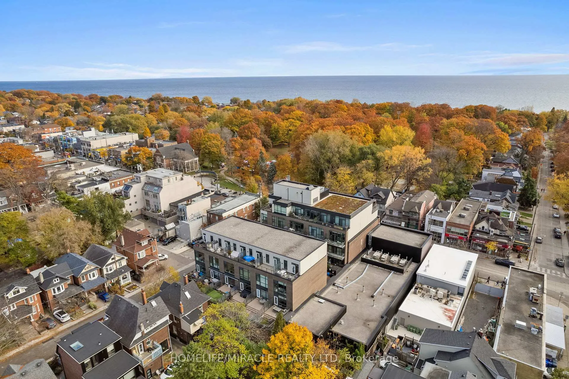 Photo 5 of Unit 306, 2 Bellefair Avenue, Toronto, The Beaches — HOMEH