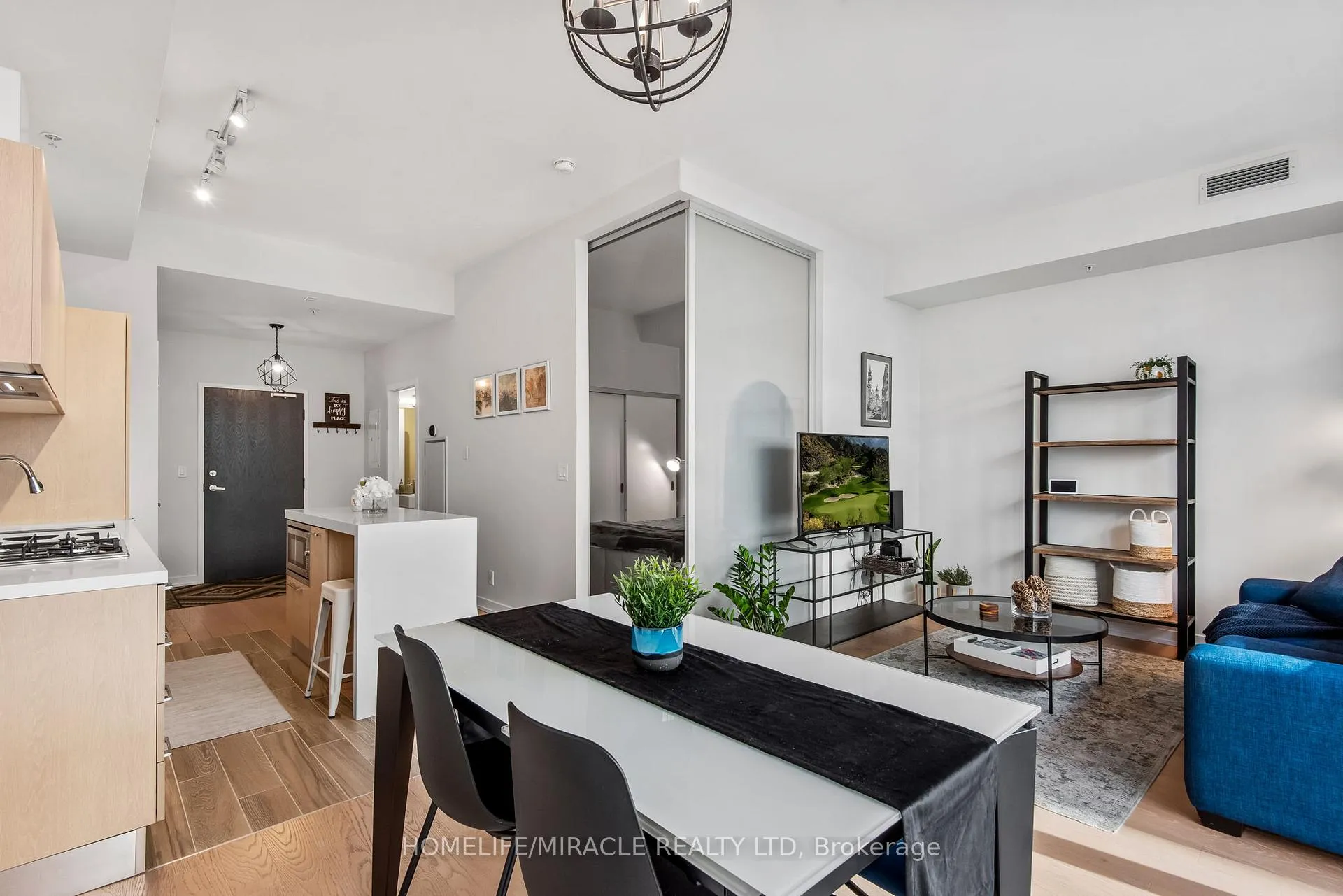 Photo 13 of Unit 306, 2 Bellefair Avenue, Toronto, The Beaches — HOMEH