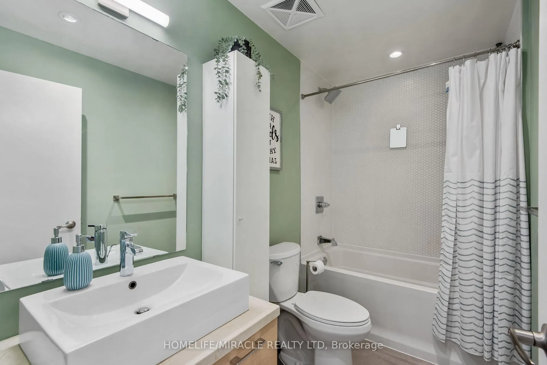 Photo 18 of Unit 306, 2 Bellefair Avenue, Toronto, The Beaches — HOMEH