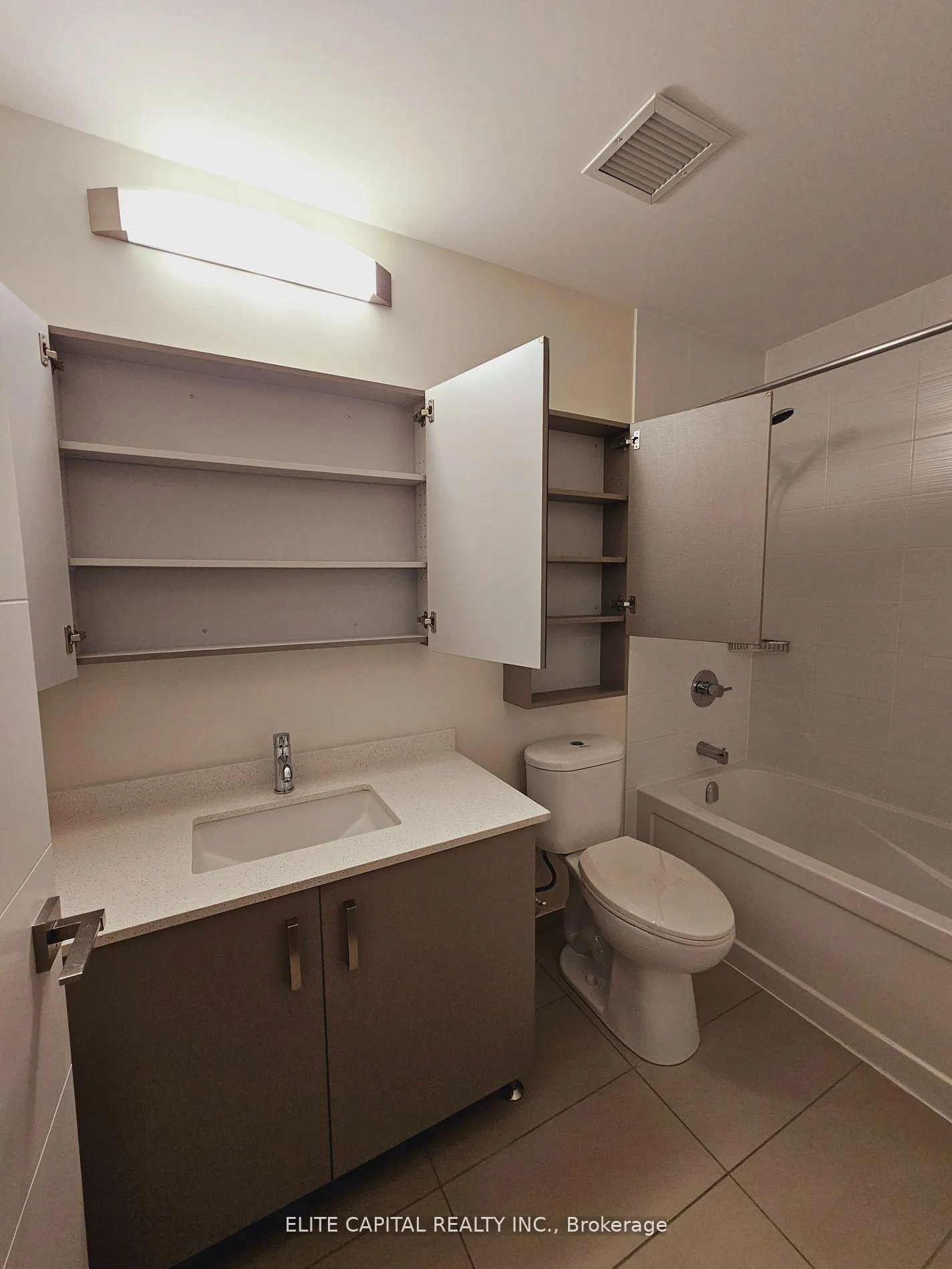 Photo 3 of Unit 609, 28 Uptown Drive, Markham, Unionville — HOMEH