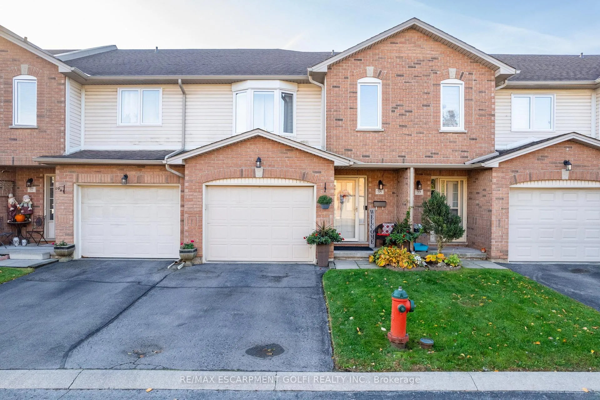 Photo 1 of Unit 38, 800 Paramount Drive, Hamilton, Stoney Creek Mountain — HOMEH