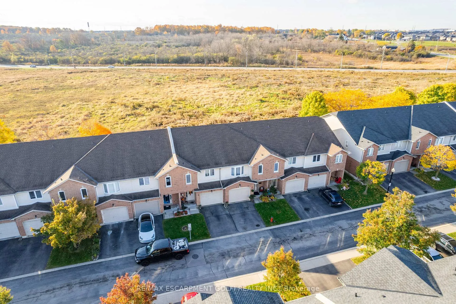Photo 3 of Unit 38, 800 Paramount Drive, Hamilton, Stoney Creek Mountain — HOMEH