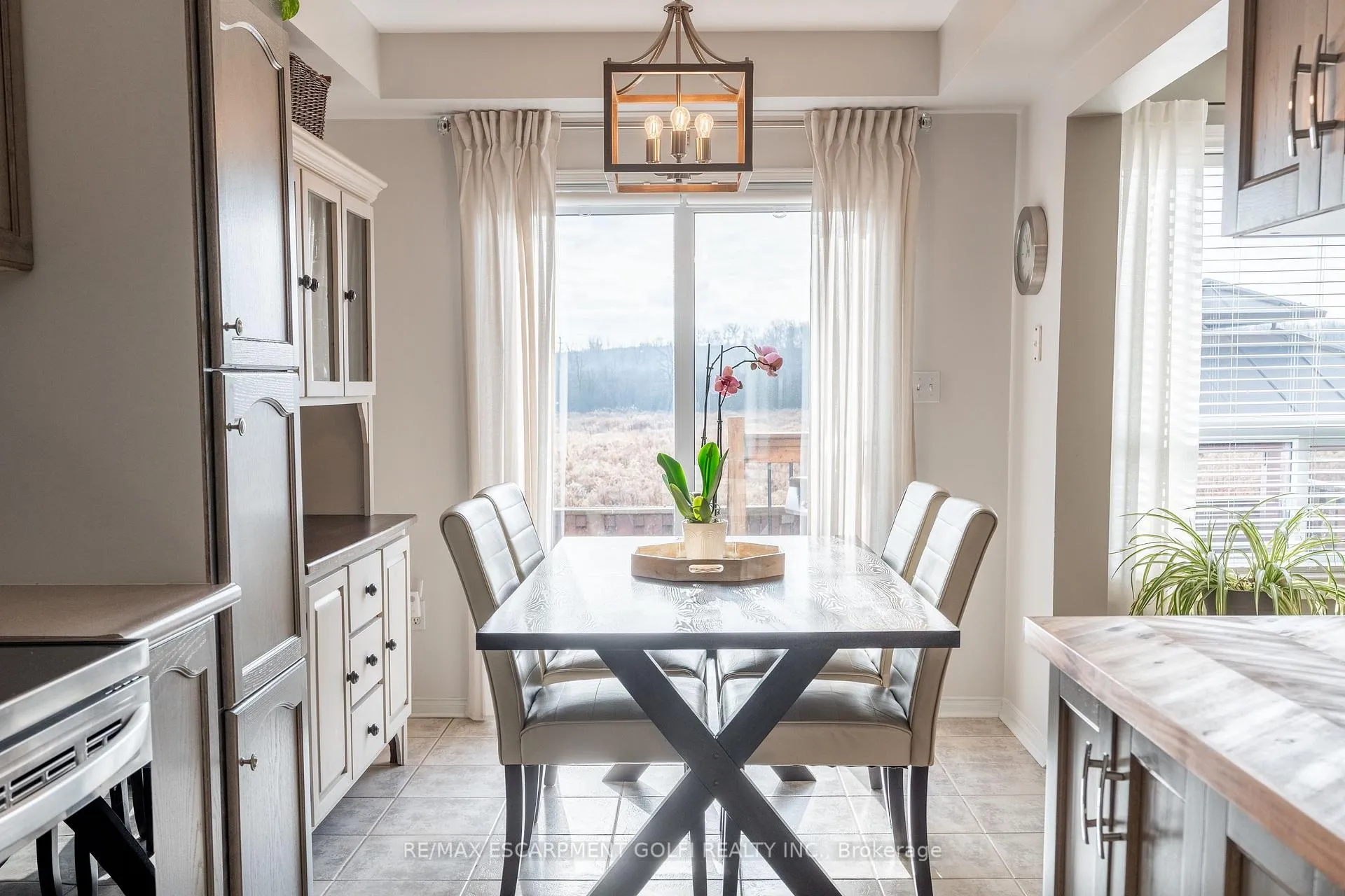 Photo 10 of Unit 38, 800 Paramount Drive, Hamilton, Stoney Creek Mountain — HOMEH
