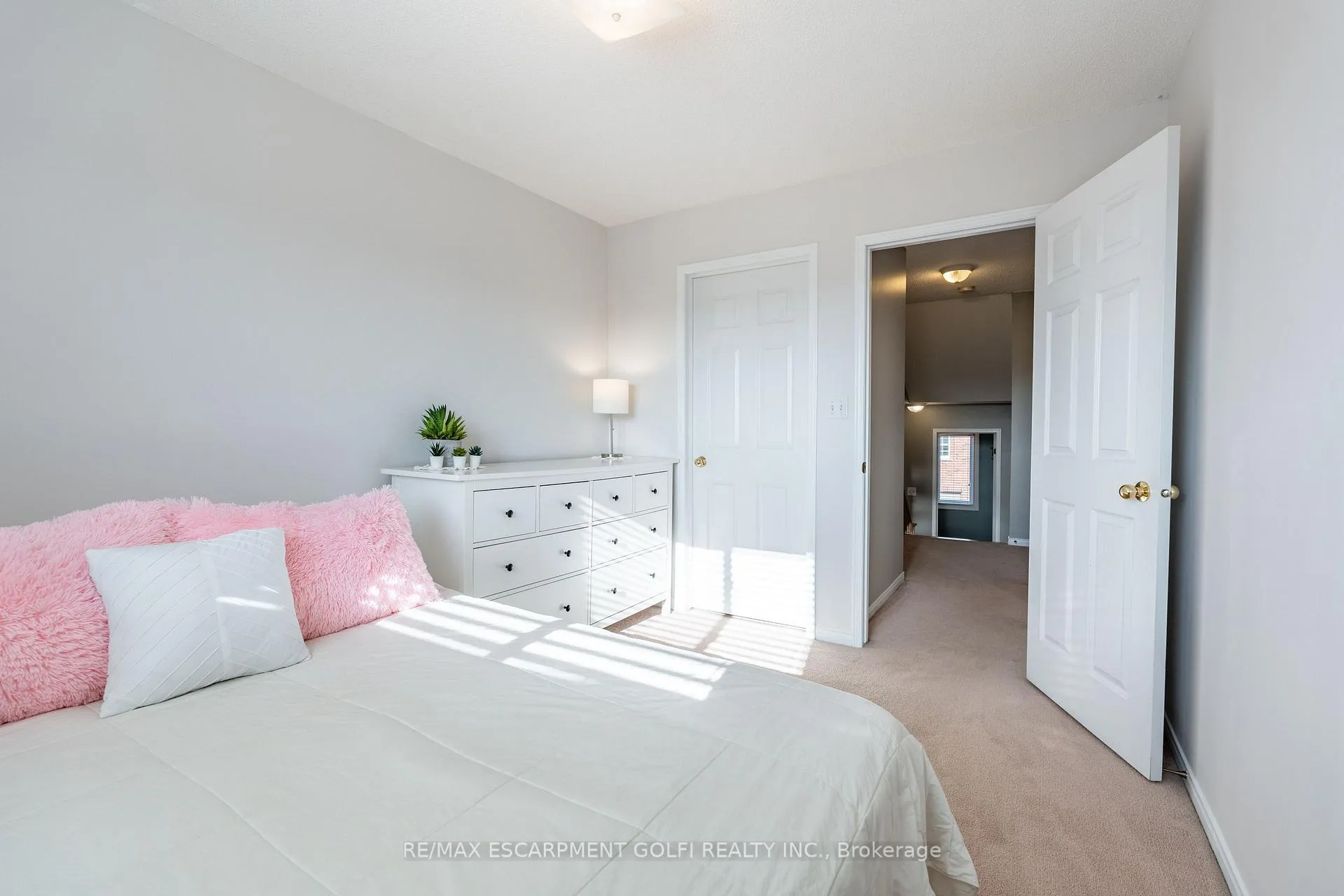 Photo 20 of Unit 38, 800 Paramount Drive, Hamilton, Stoney Creek Mountain — HOMEH