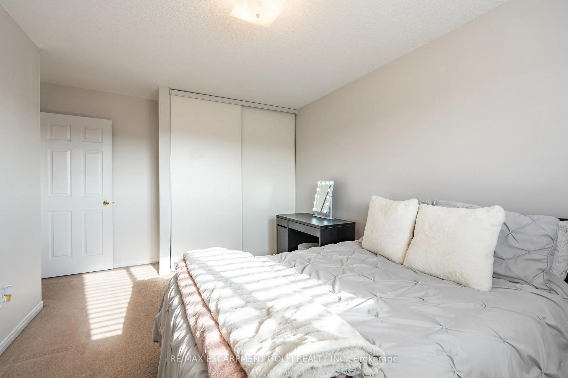 Photo 22 of Unit 38, 800 Paramount Drive, Hamilton, Stoney Creek Mountain — HOMEH
