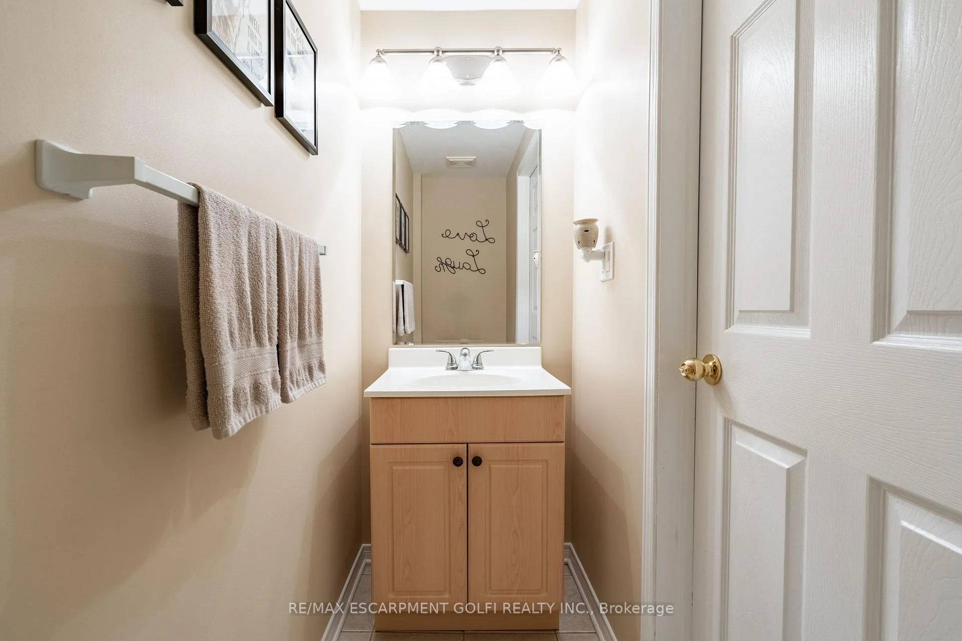 Photo 25 of Unit 38, 800 Paramount Drive, Hamilton, Stoney Creek Mountain — HOMEH