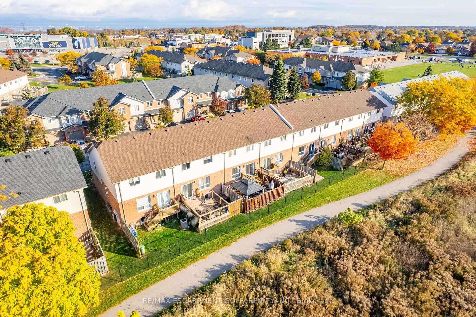 Photo 29 of Unit 38, 800 Paramount Drive, Hamilton, Stoney Creek Mountain — HOMEH