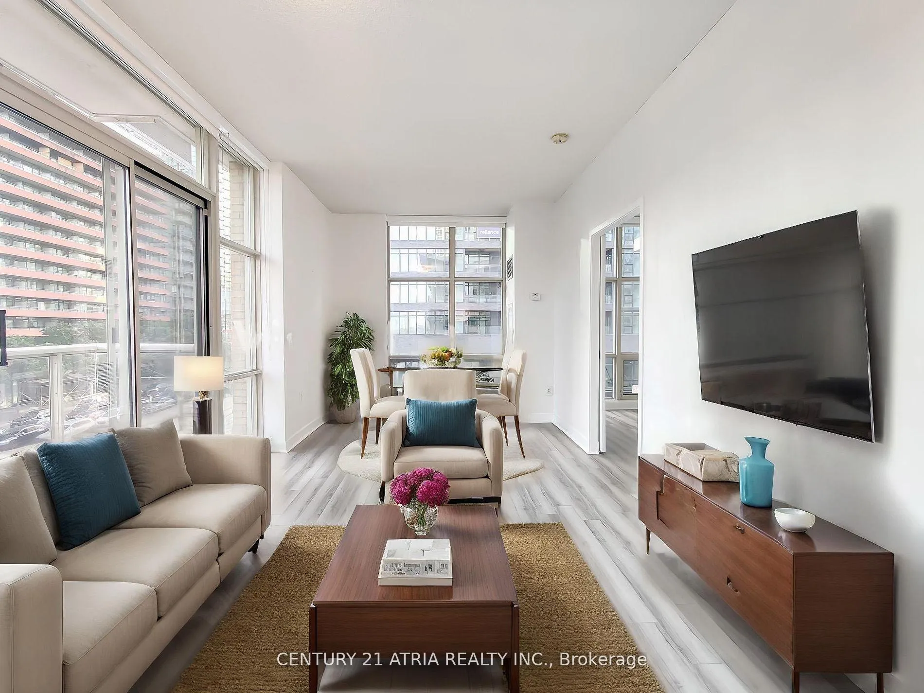 Photo 7 of Unit 511, 9 Spadina N, Toronto, Waterfront Communities — HOMEH
