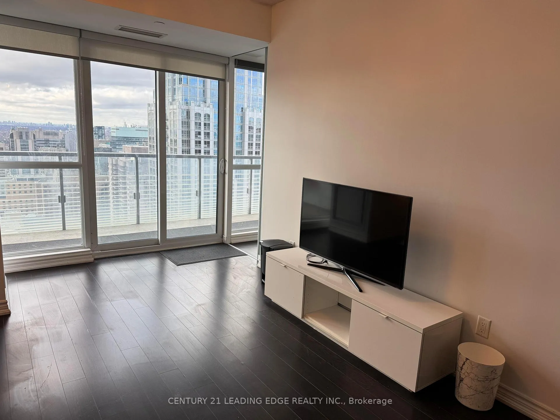 Photo 4 of Unit 3412, 386 Yonge Street, Toronto, Bay Street Corridor — HOMEH