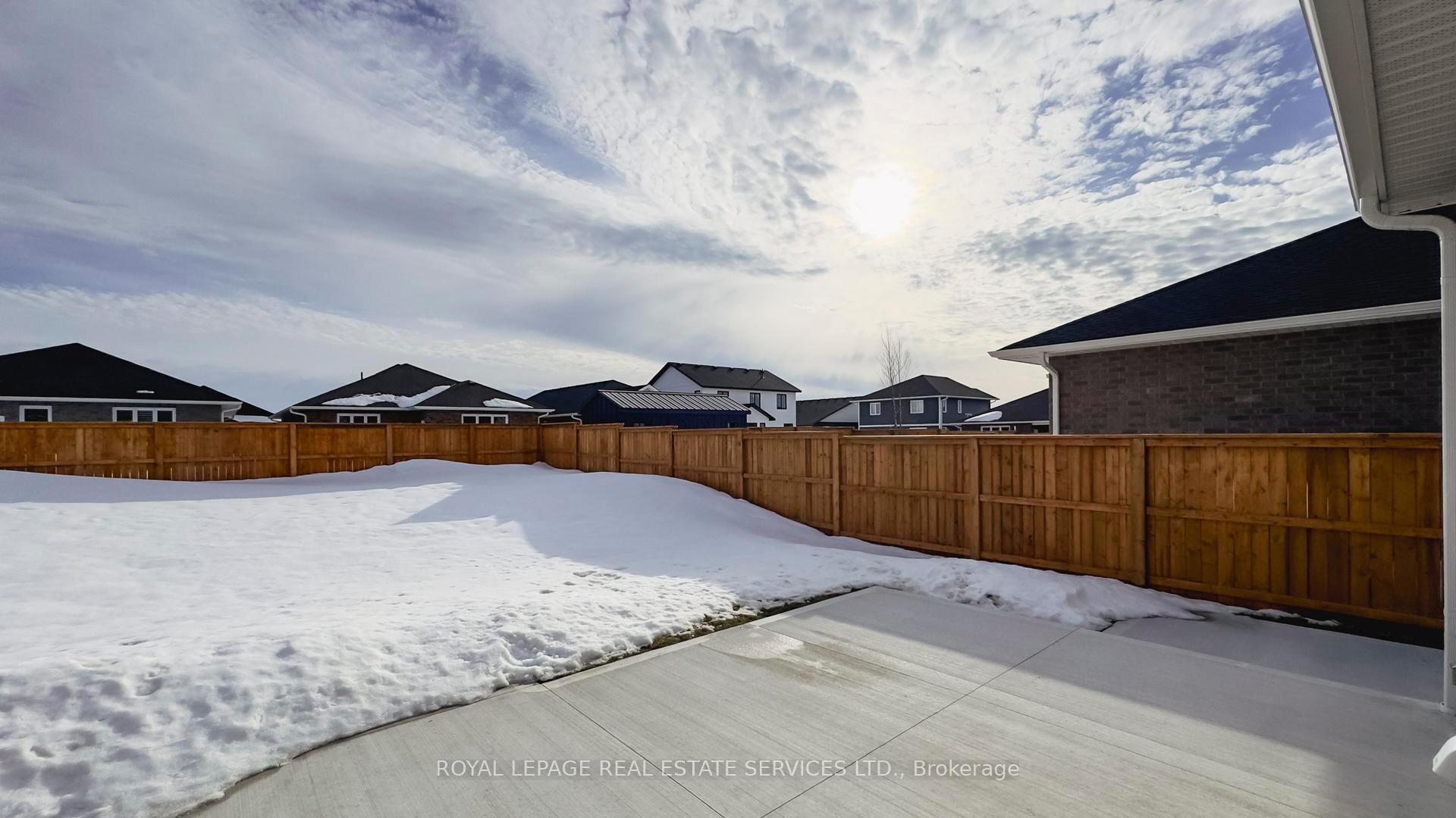 Photo 47 of 139 Shearwater Trail, Goderich, Goderich (Town) — HOMEH