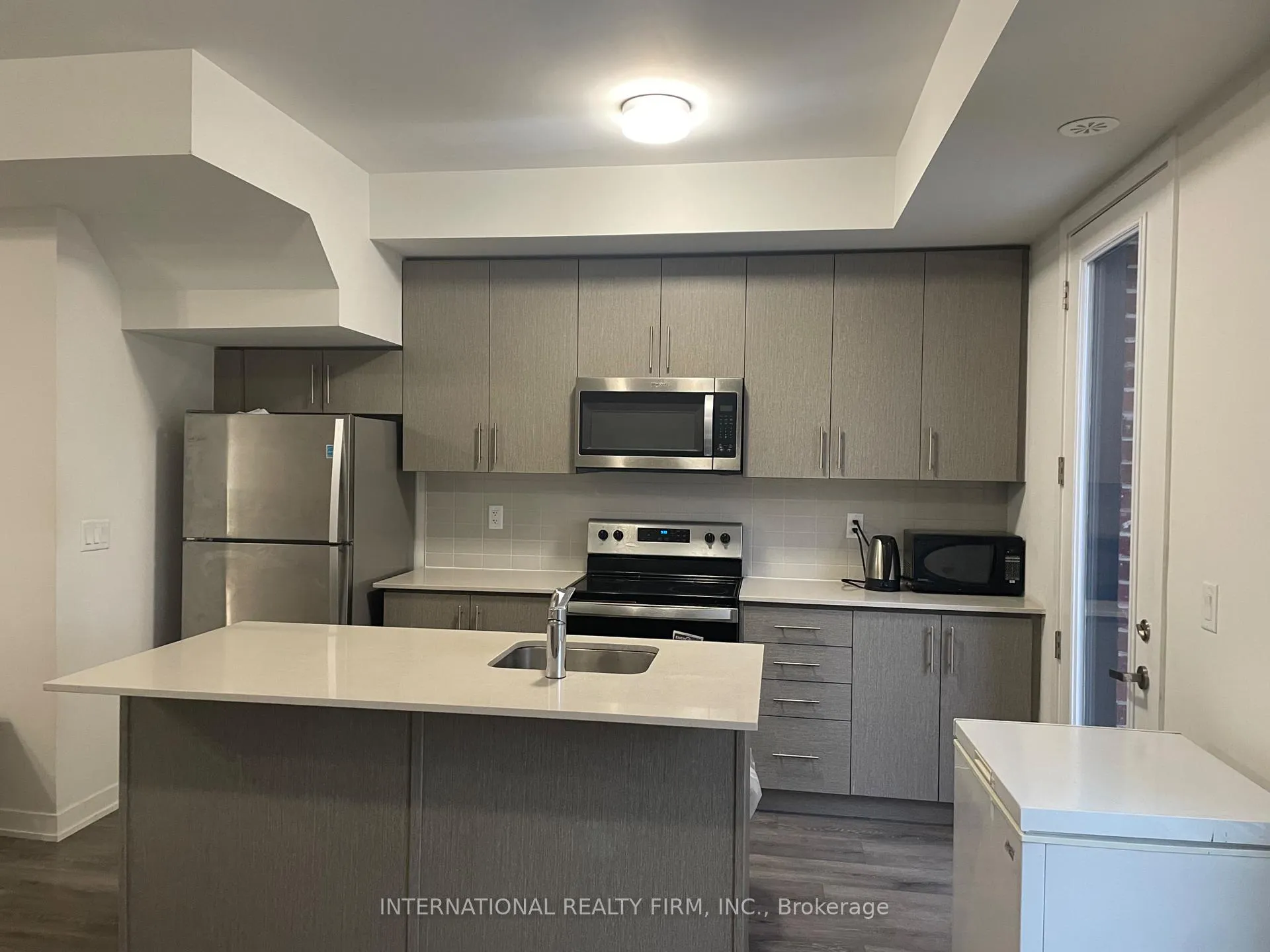 Photo 5 of Unit 31, 3405 Ridgeway Drive, Mississauga, Erin Mills — HOMEH