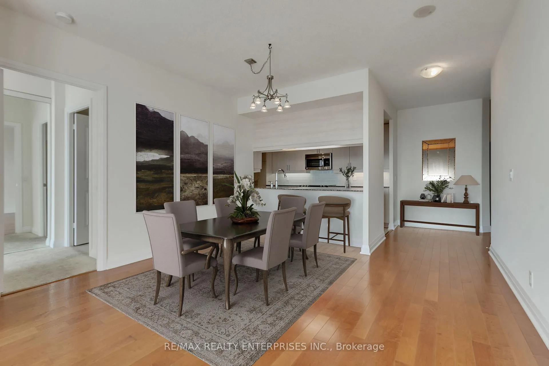 Photo 14 of Unit 914, 1055 Southdown Road, Mississauga, Clarkson — HOMEH
