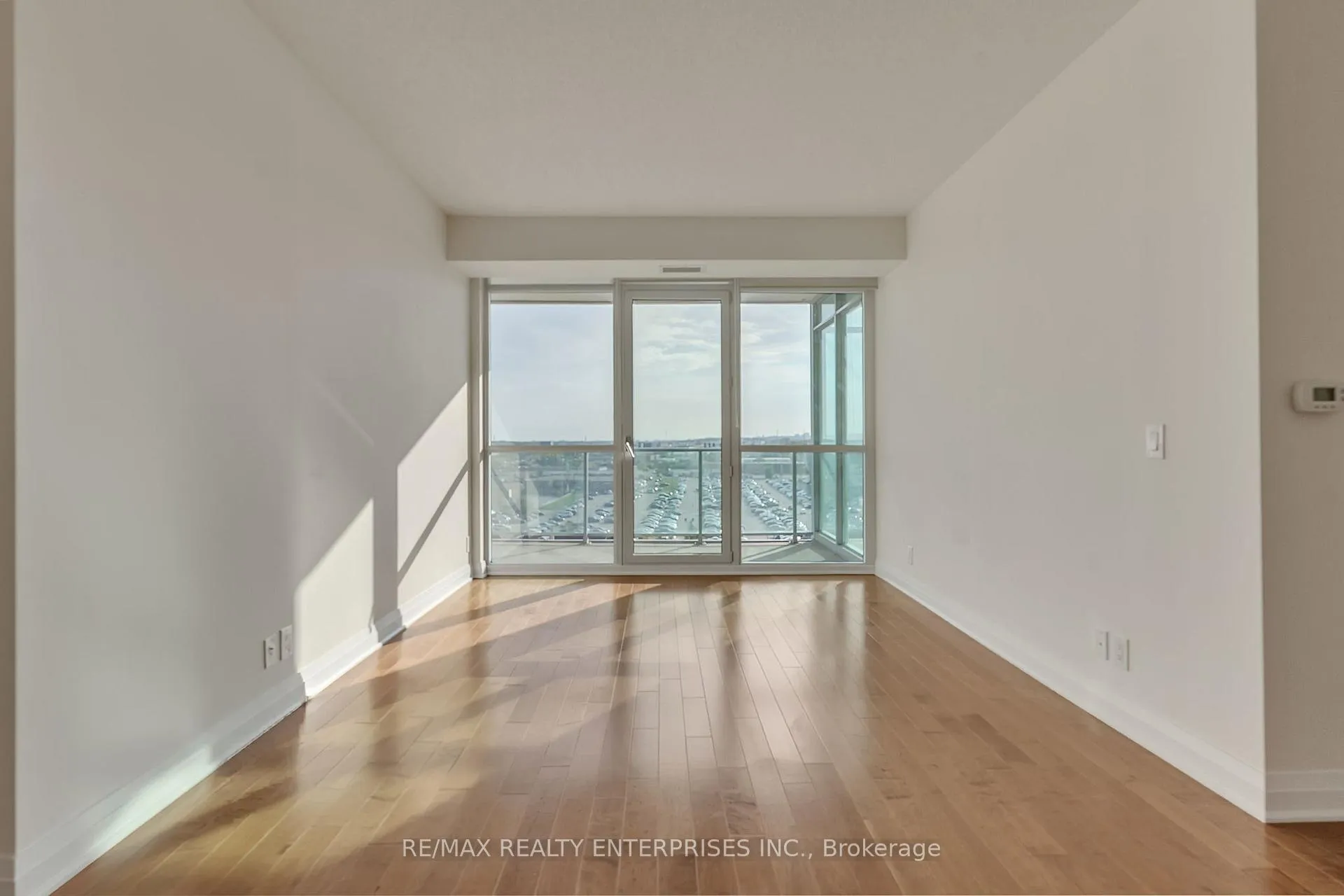Photo 17 of Unit 914, 1055 Southdown Road, Mississauga, Clarkson — HOMEH