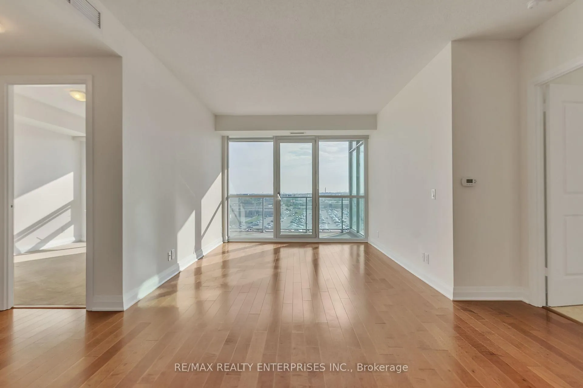 Photo 18 of Unit 914, 1055 Southdown Road, Mississauga, Clarkson — HOMEH