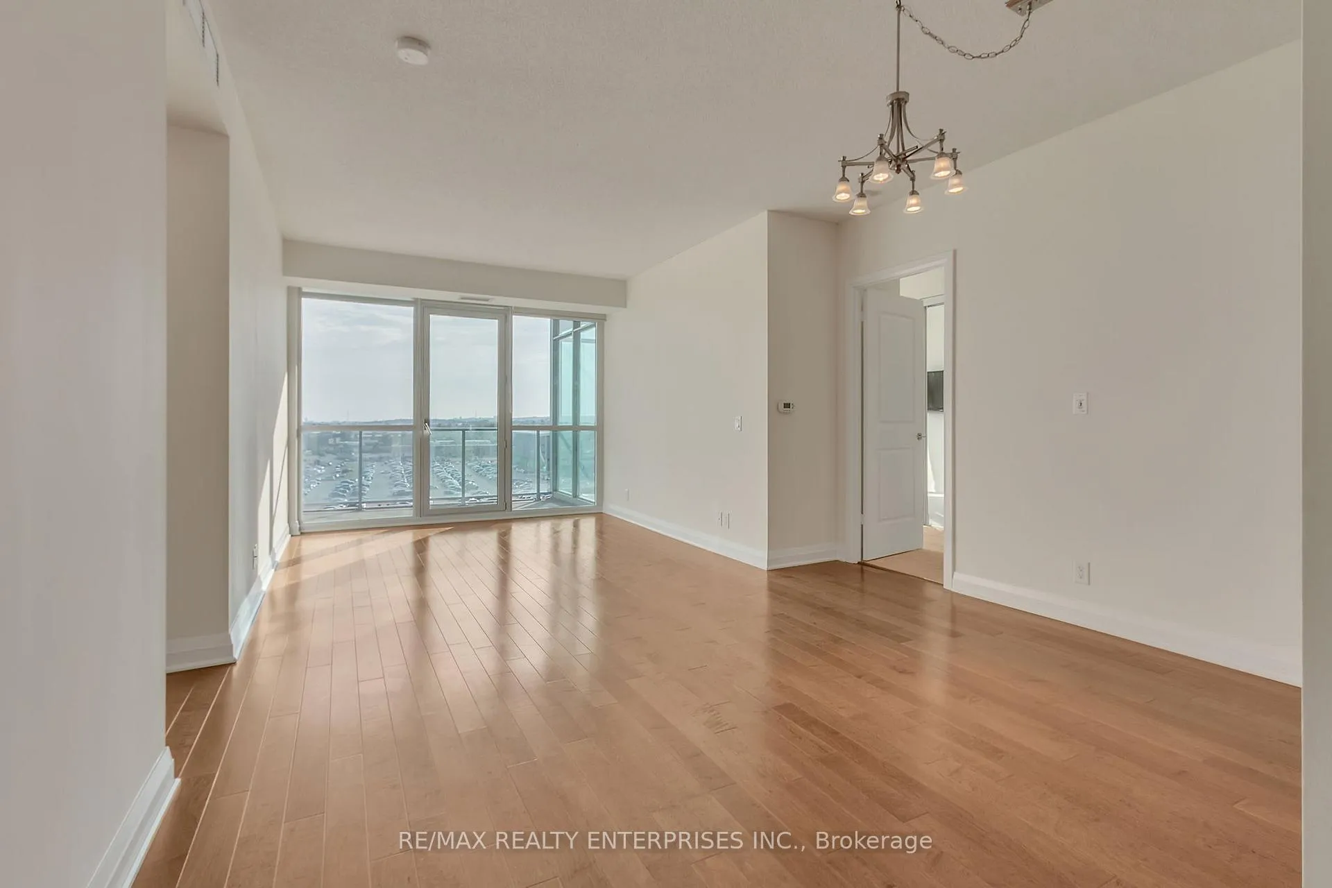 Photo 19 of Unit 914, 1055 Southdown Road, Mississauga, Clarkson — HOMEH