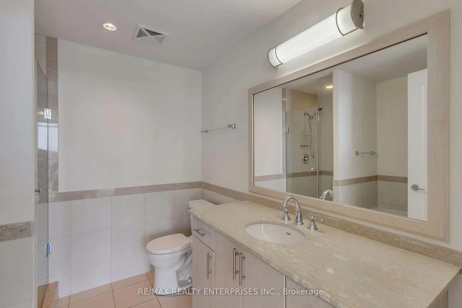 Photo 23 of Unit 914, 1055 Southdown Road, Mississauga, Clarkson — HOMEH