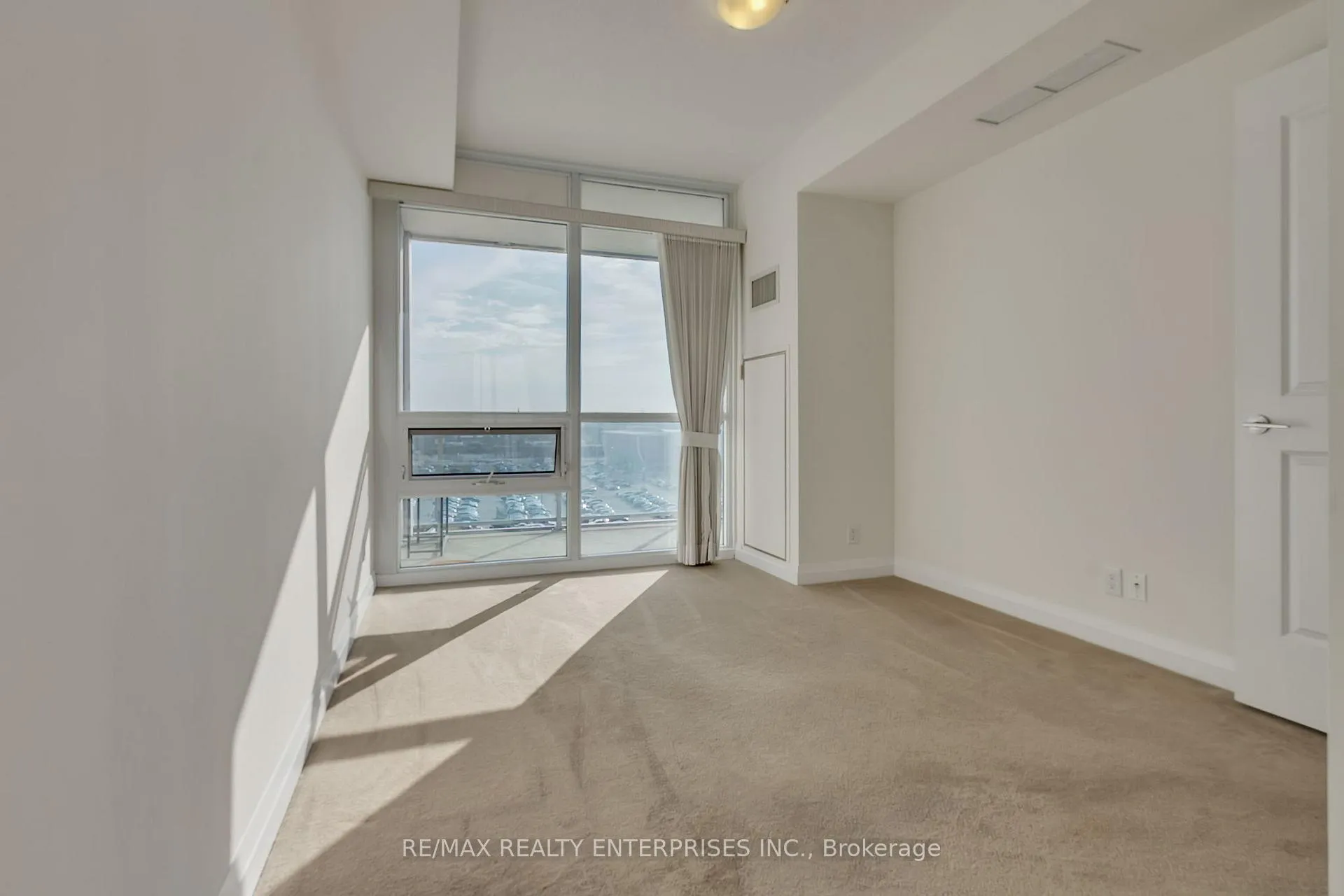 Photo 26 of Unit 914, 1055 Southdown Road, Mississauga, Clarkson — HOMEH