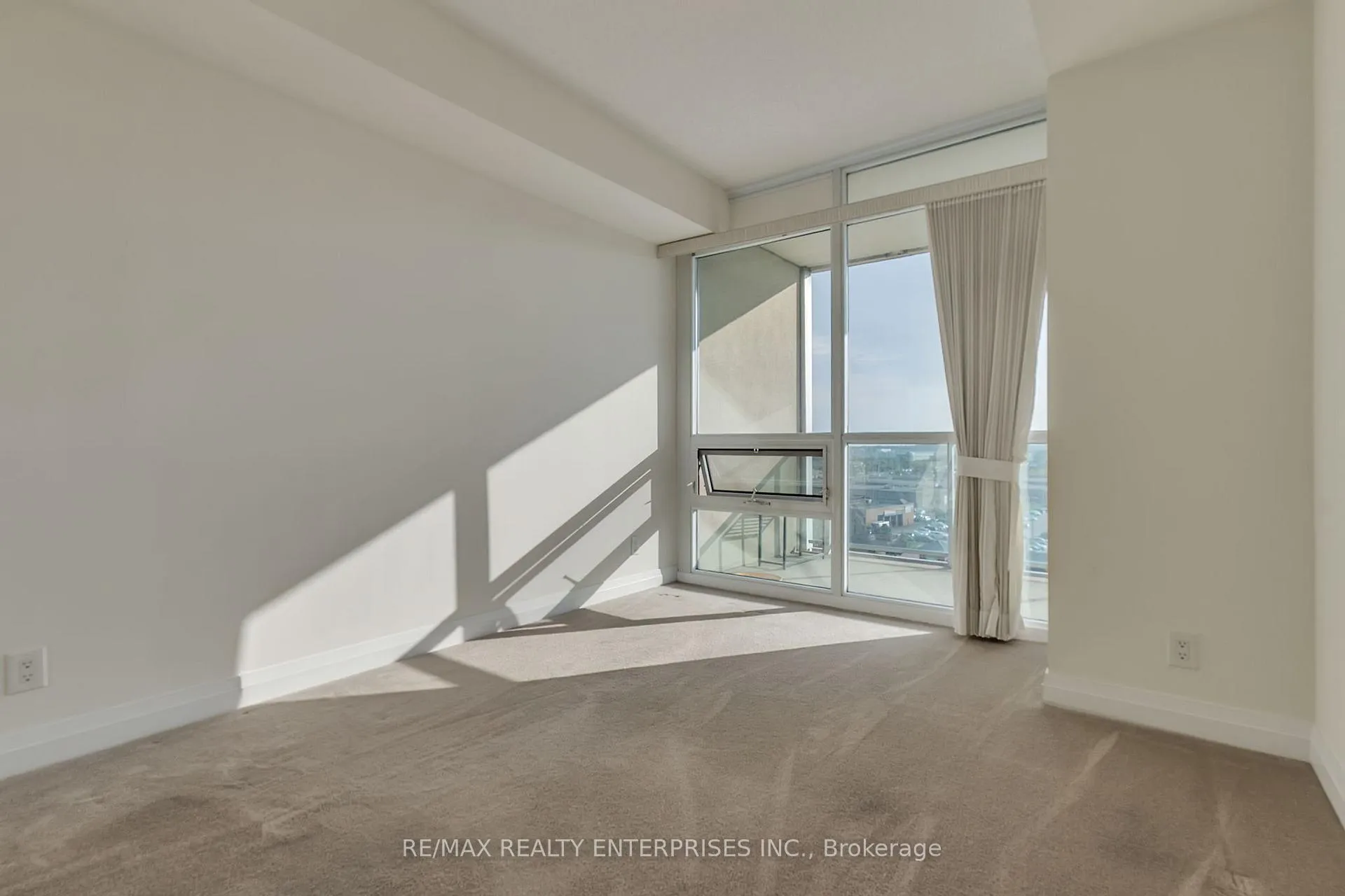 Photo 27 of Unit 914, 1055 Southdown Road, Mississauga, Clarkson — HOMEH