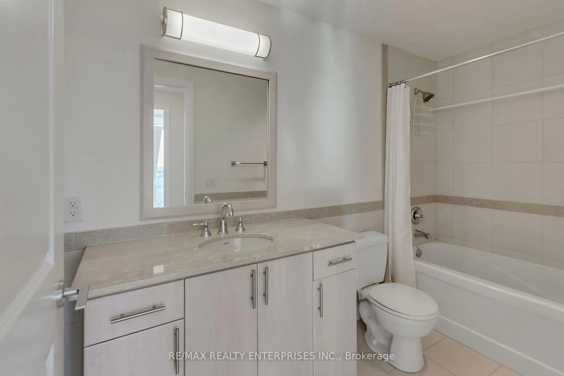 Photo 28 of Unit 914, 1055 Southdown Road, Mississauga, Clarkson — HOMEH
