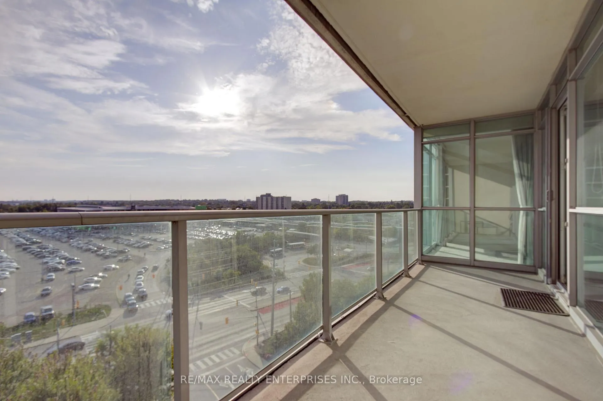 Photo 30 of Unit 914, 1055 Southdown Road, Mississauga, Clarkson — HOMEH