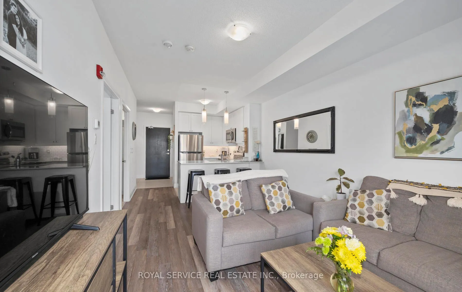 Photo 11 of Unit 127, 50 Lakebreeze Drive, Clarington, Newcastle — HOMEH