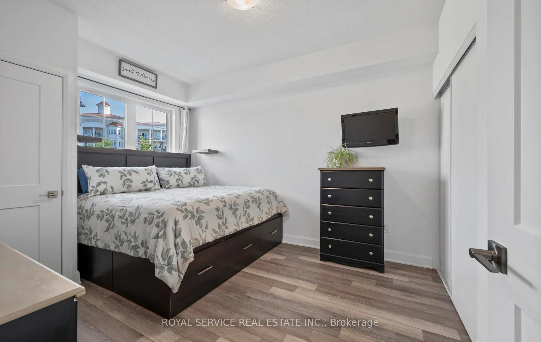 Photo 15 of Unit 127, 50 Lakebreeze Drive, Clarington, Newcastle — HOMEH