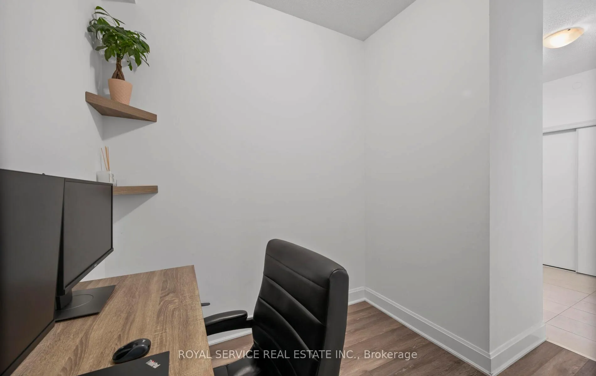 Photo 17 of Unit 127, 50 Lakebreeze Drive, Clarington, Newcastle — HOMEH