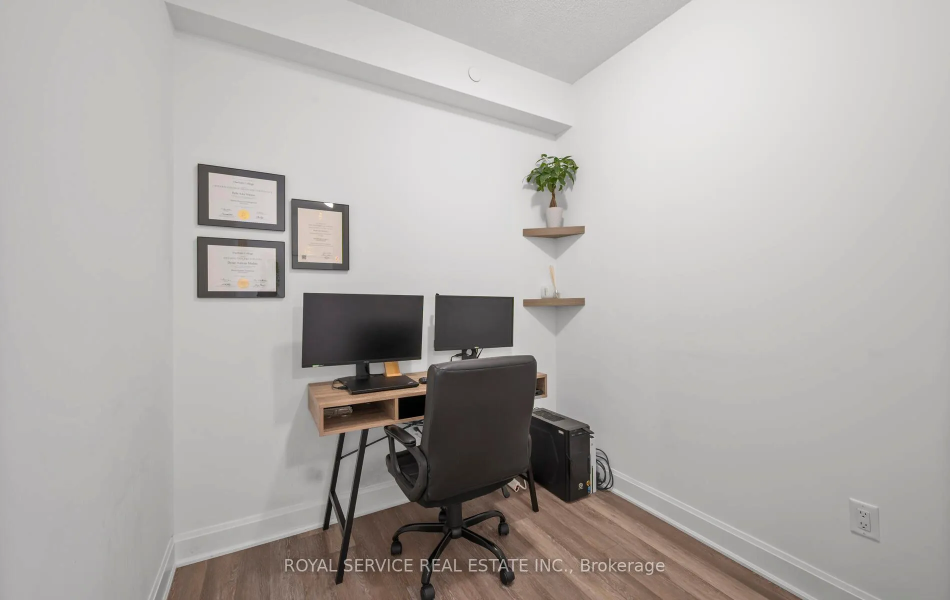 Photo 18 of Unit 127, 50 Lakebreeze Drive, Clarington, Newcastle — HOMEH