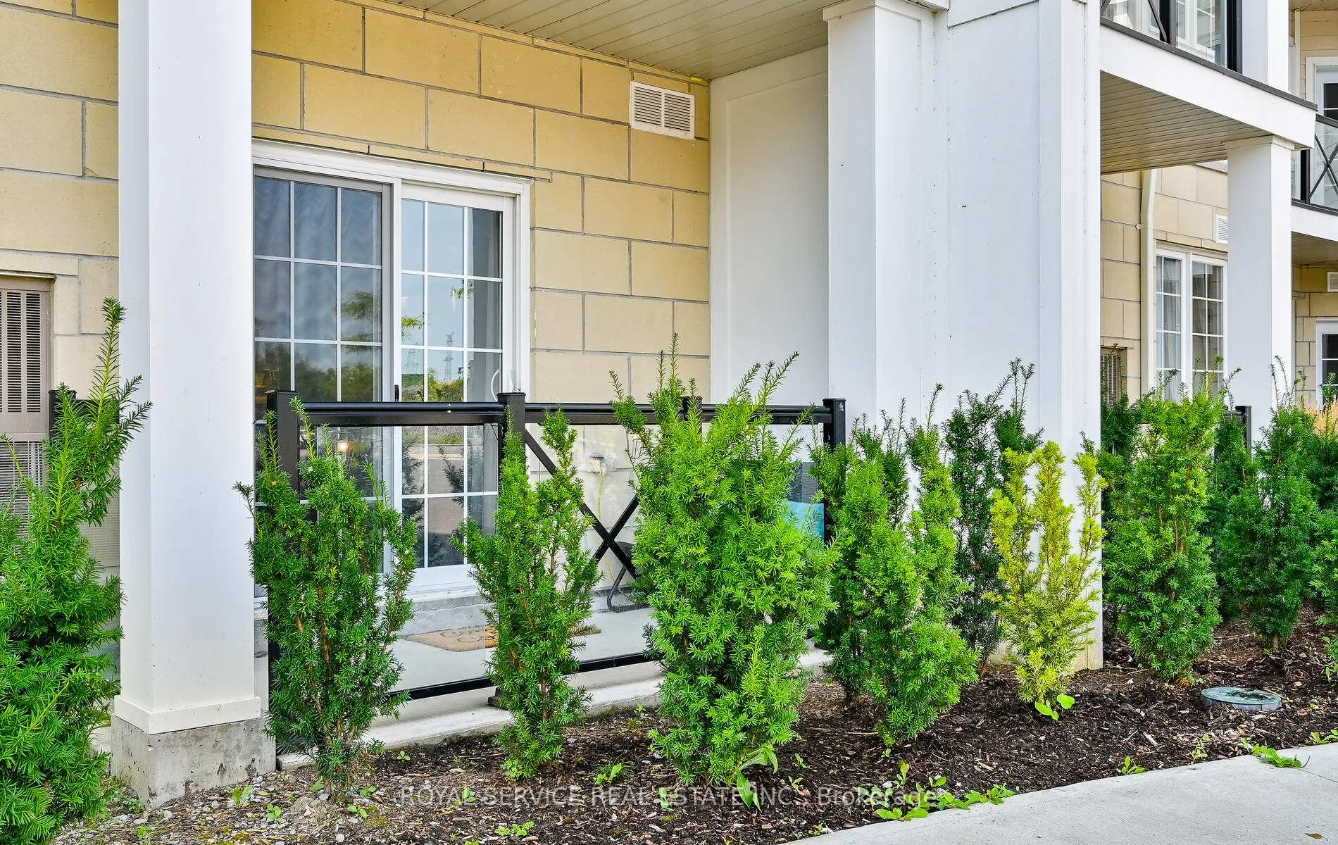 Photo 22 of Unit 127, 50 Lakebreeze Drive, Clarington, Newcastle — HOMEH