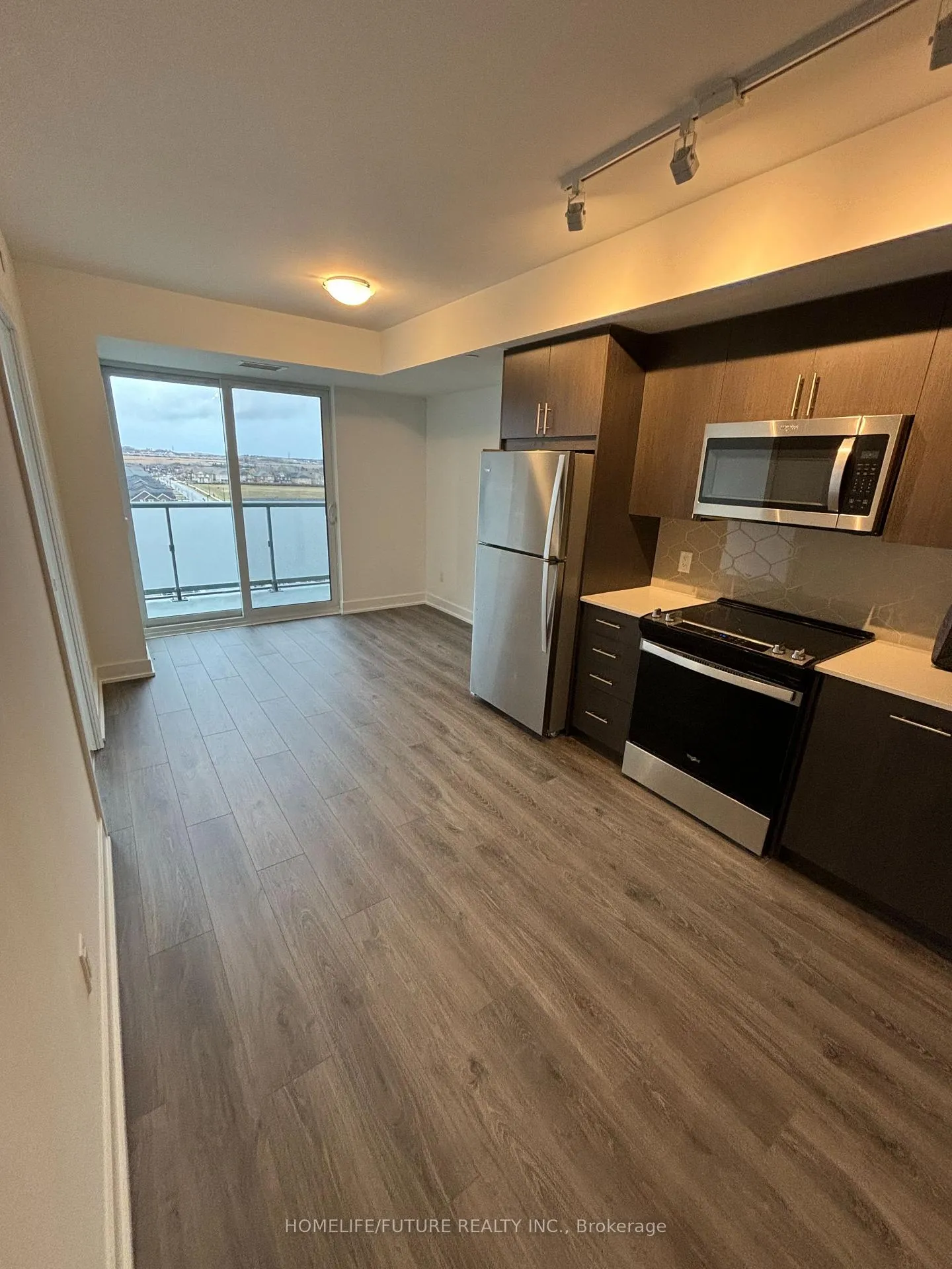 Photo 2 of Unit 605, 2545 Simcoe Street N, Oshawa, Windfields — HOMEH