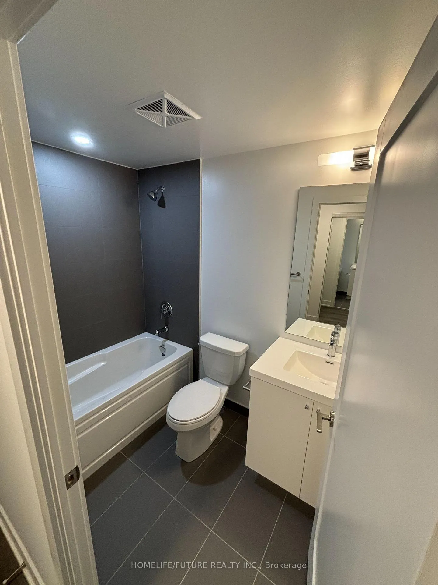 Photo 6 of Unit 605, 2545 Simcoe Street N, Oshawa, Windfields — HOMEH