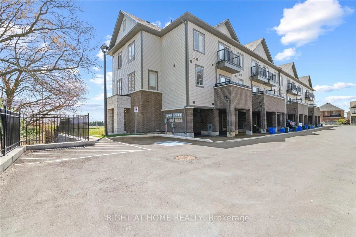 Photo 3 of 1534 Bloor Street, Clarington, Courtice — HOMEH