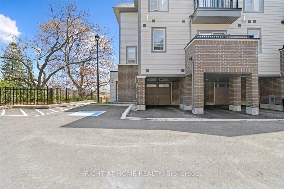 Photo 4 of 1534 Bloor Street, Clarington, Courtice — HOMEH