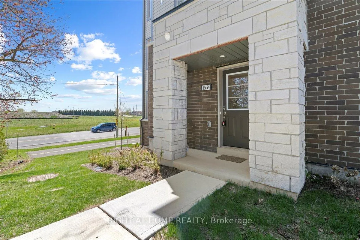 Photo 5 of 1534 Bloor Street, Clarington, Courtice — HOMEH