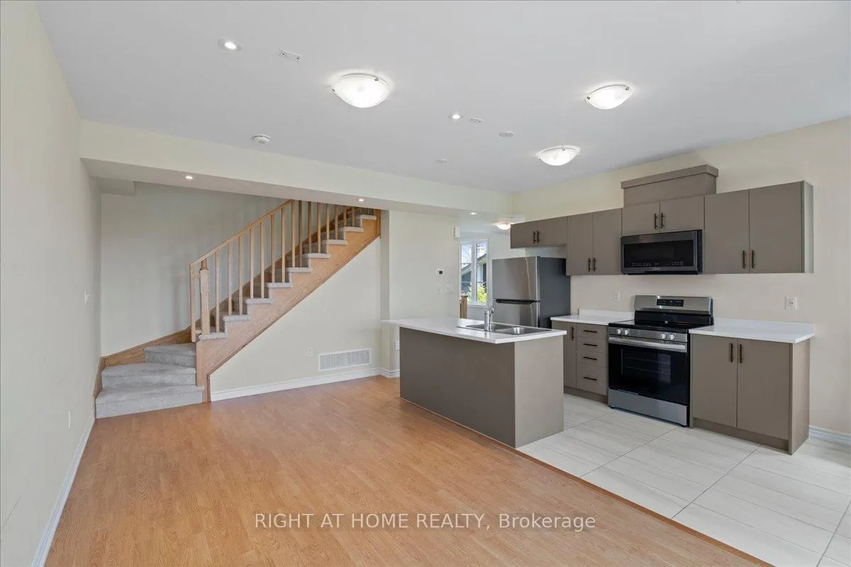 Photo 13 of 1534 Bloor Street, Clarington, Courtice — HOMEH