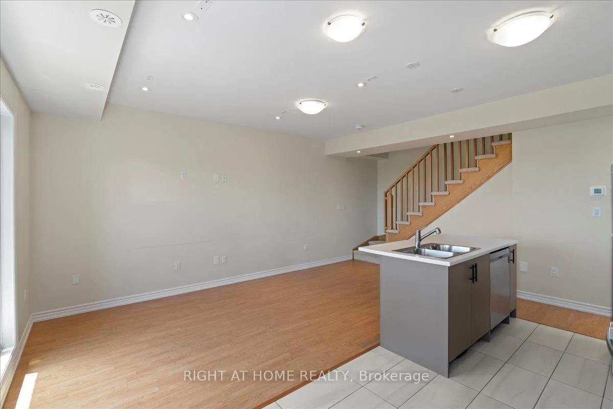 Photo 14 of 1534 Bloor Street, Clarington, Courtice — HOMEH