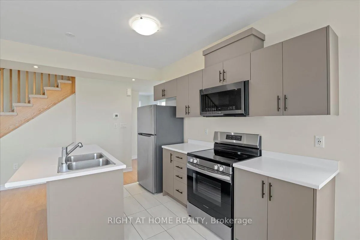 Photo 15 of 1534 Bloor Street, Clarington, Courtice — HOMEH