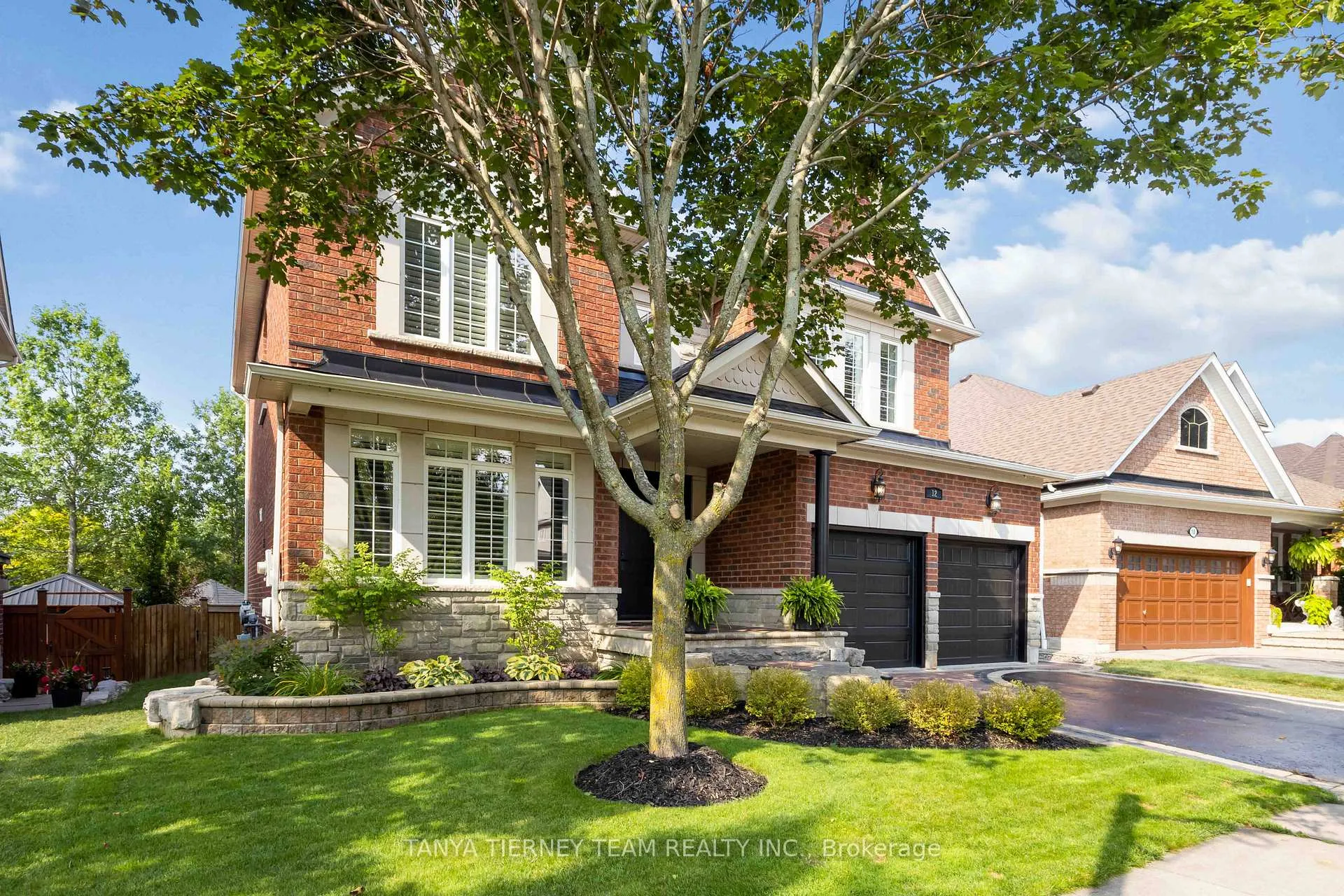 Photo 4 of 12 Branthaven Court, Whitby, Brooklin — HOMEH